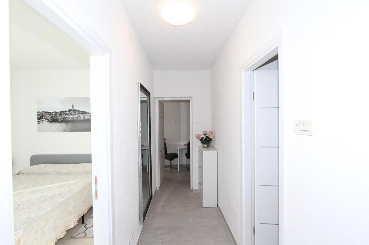 Apartment Stellina Ровинь Экстерьер фото